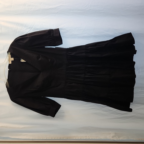 Micheal Kors v-neck ruffle dress - Picture 3 of 6